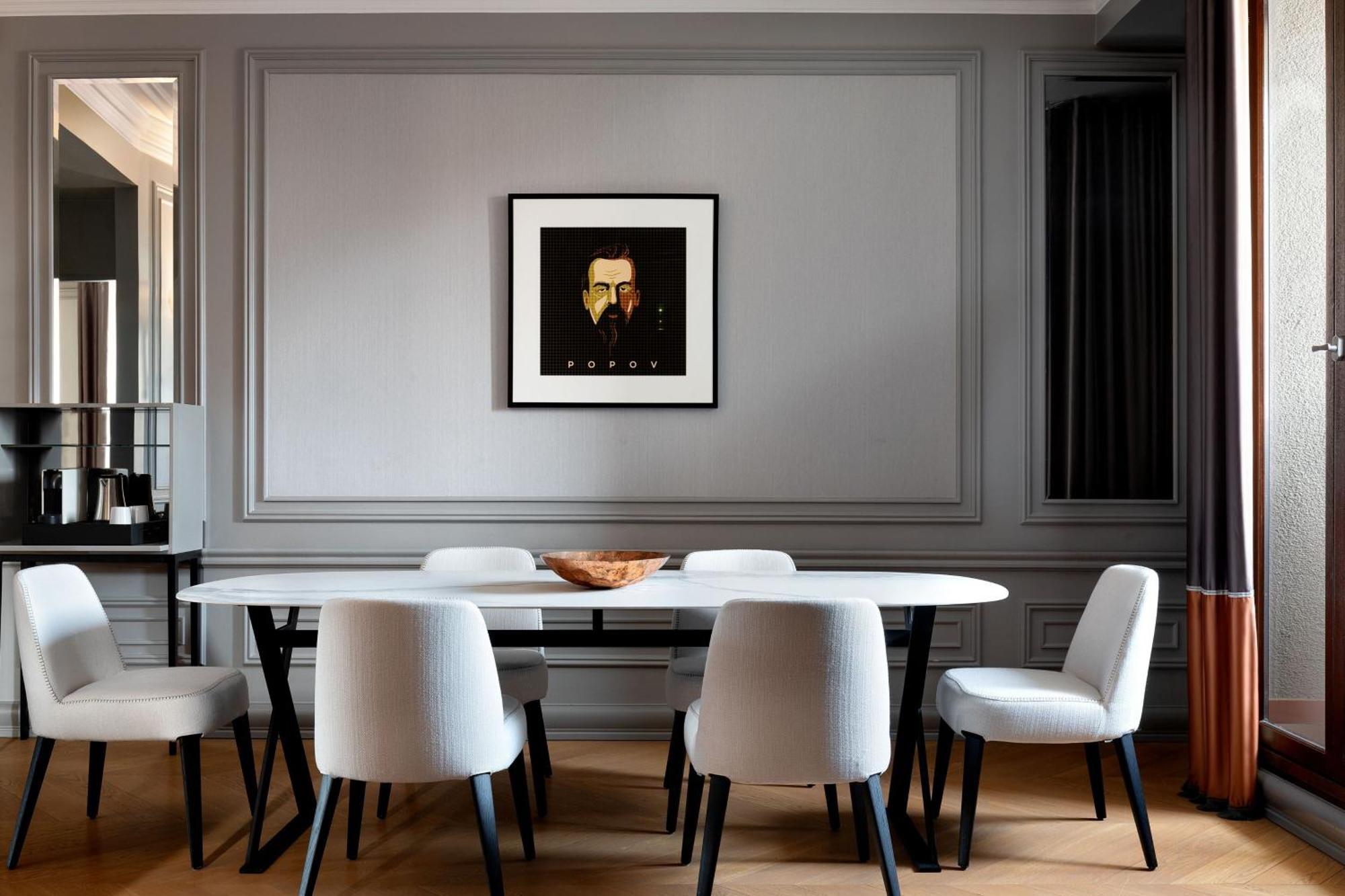 โรงแรมเทเลกราฟ ออโตกราฟ คอลเลคชั่น ทาลลินน์ ภายนอก รูปภาพ A dining room with a wall panelling