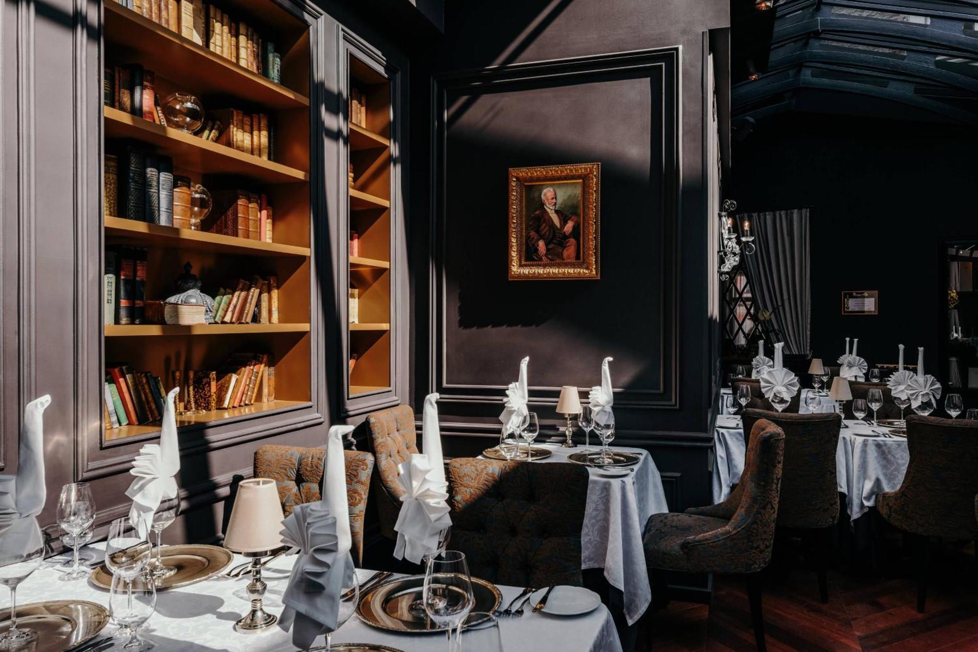โรงแรมเทเลกราฟ ออโตกราฟ คอลเลคชั่น ทาลลินน์ ภายนอก รูปภาพ Interior of the restaurant