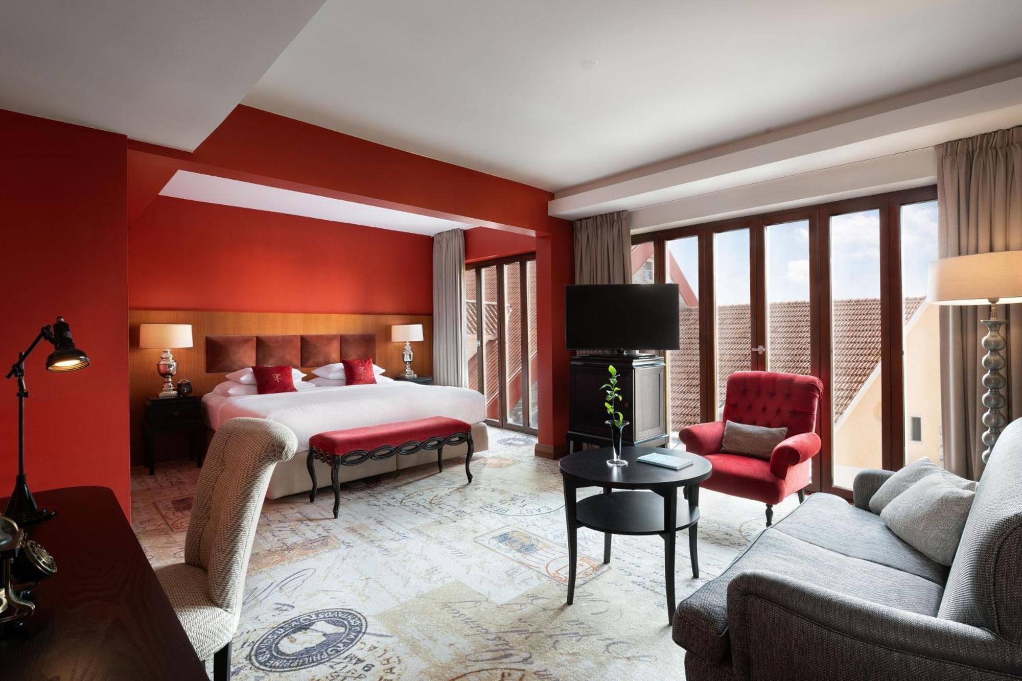 โรงแรมเทเลกราฟ ออโตกราฟ คอลเลคชั่น ทาลลินน์ ภายนอก รูปภาพ A suite at the hotel