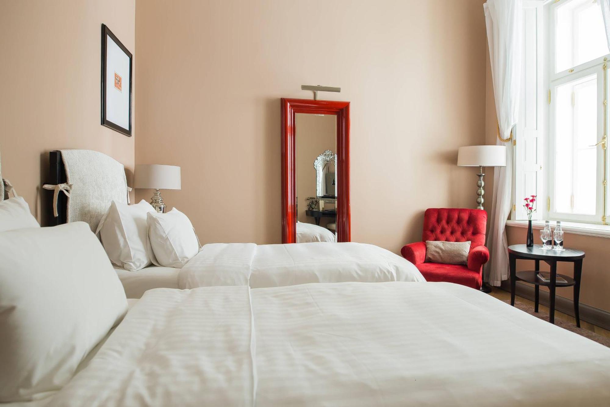 โรงแรมเทเลกราฟ ออโตกราฟ คอลเลคชั่น ทาลลินน์ ภายนอก รูปภาพ A room at the hotel